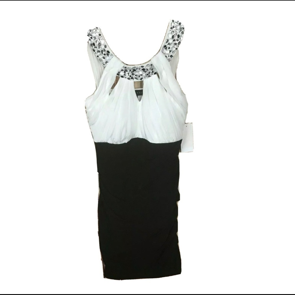 City Studio Black White Cocktail Party Dress Size Small Beaded Neckline Date